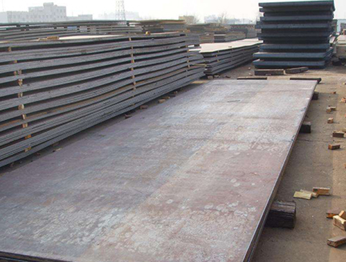 一批铺路使用的中厚板顺遂发往烟台